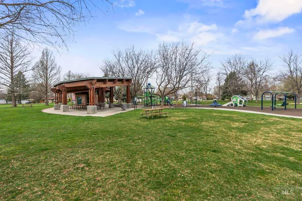 $299,900 | 2261 South Challenger Lane, Unit 201, Boise, ID 83705