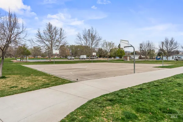 $299,900 | 2261 South Challenger Lane, Unit 201, Boise, ID 83705