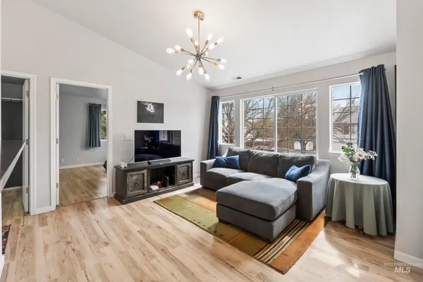 $299,900 | 2261 South Challenger Lane, Unit 201, Boise, ID 83705