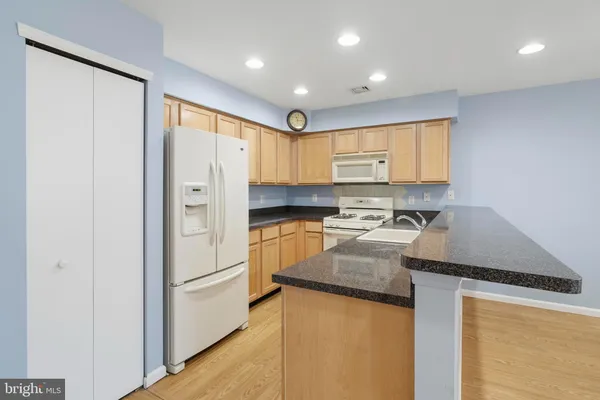 $2,450 | 32 Pebble Beach Lane, Little Egg Harbor, NJ 08087