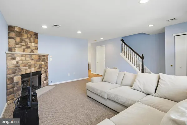 $2,450 | 32 Pebble Beach Lane, Little Egg Harbor, NJ 08087