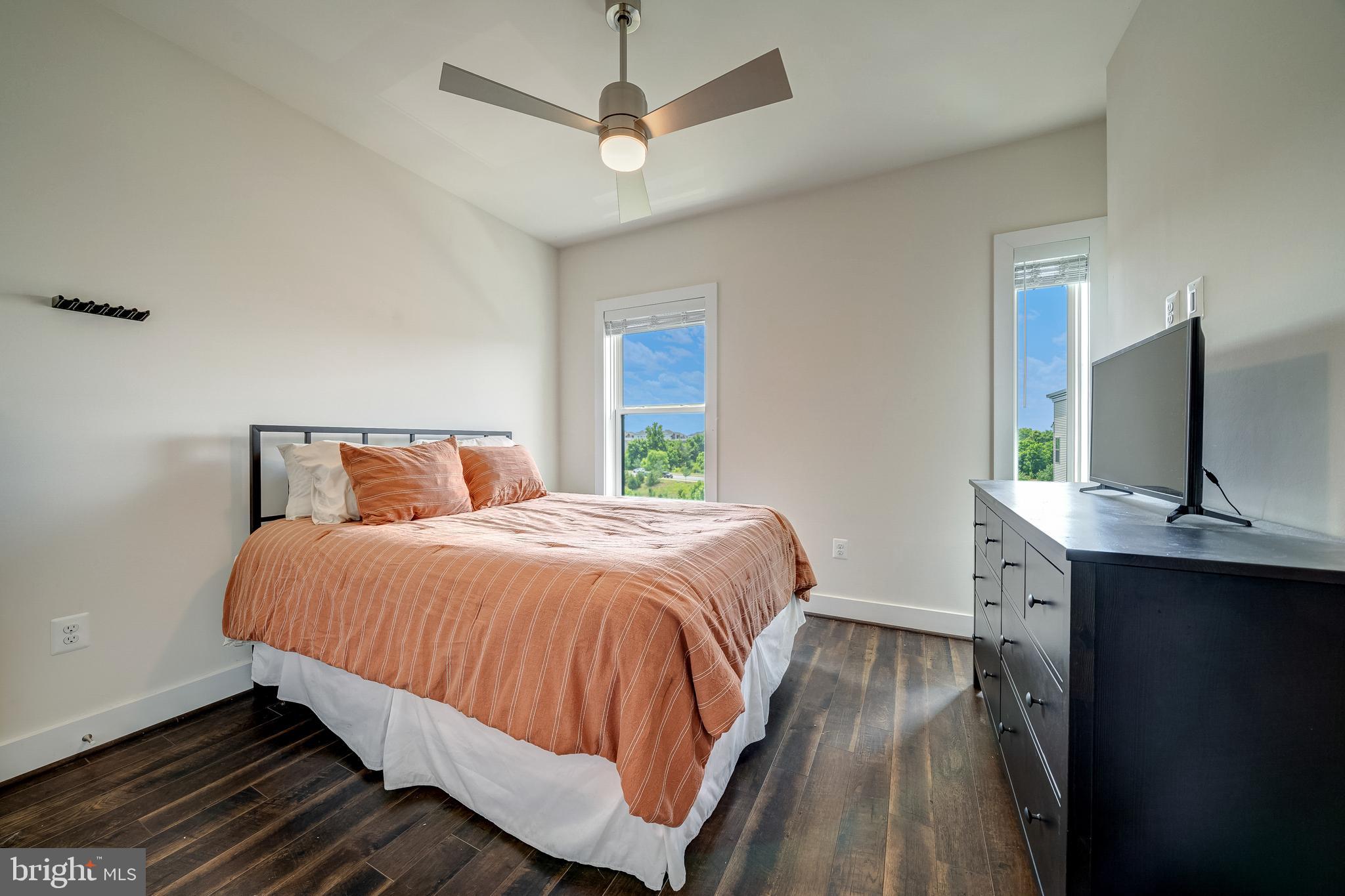 20578 Milbridge Terrace Ashburn, VA 20147 - Photo 27 of 39