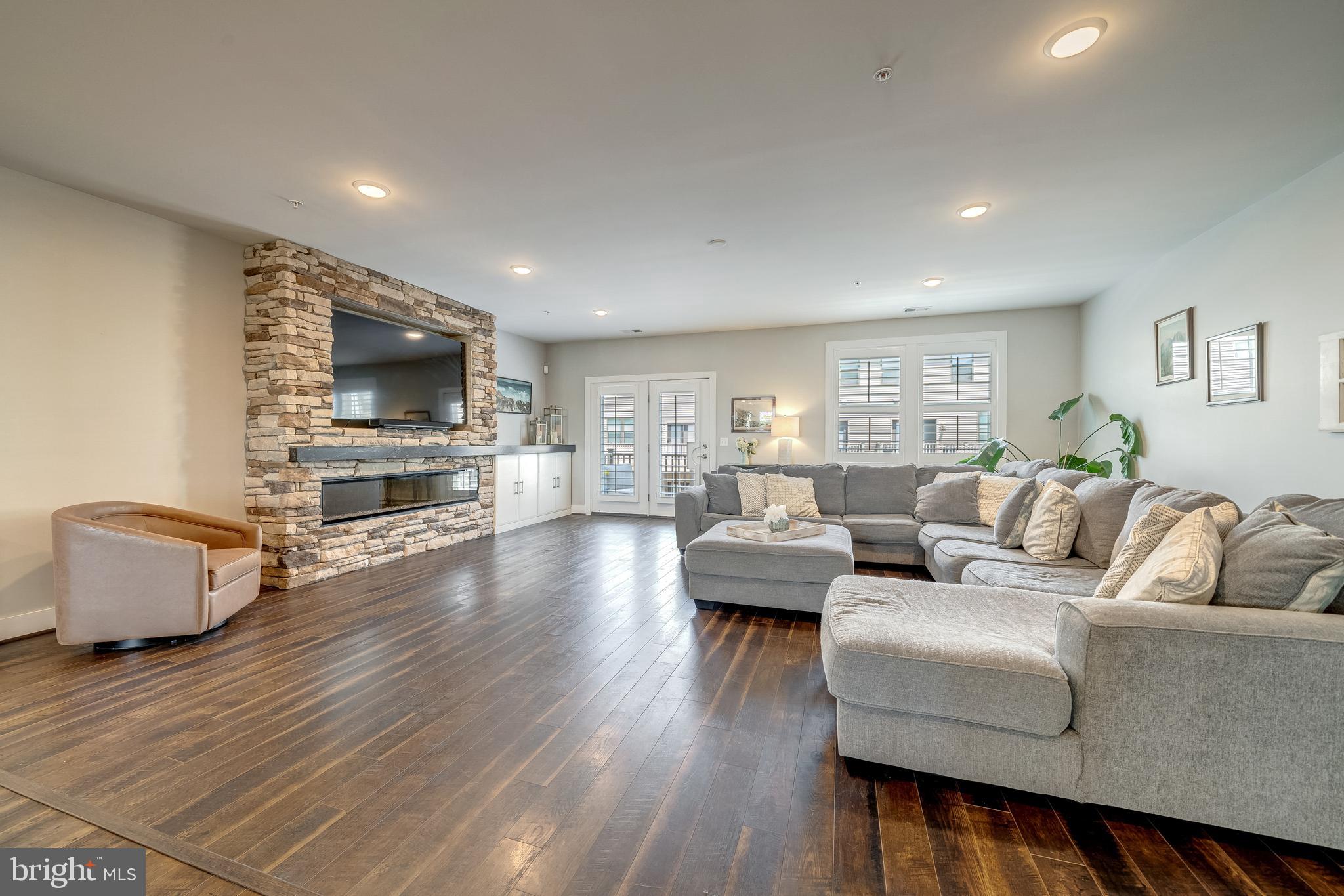 20578 Milbridge Terrace Ashburn, VA 20147 - Photo 3 of 39