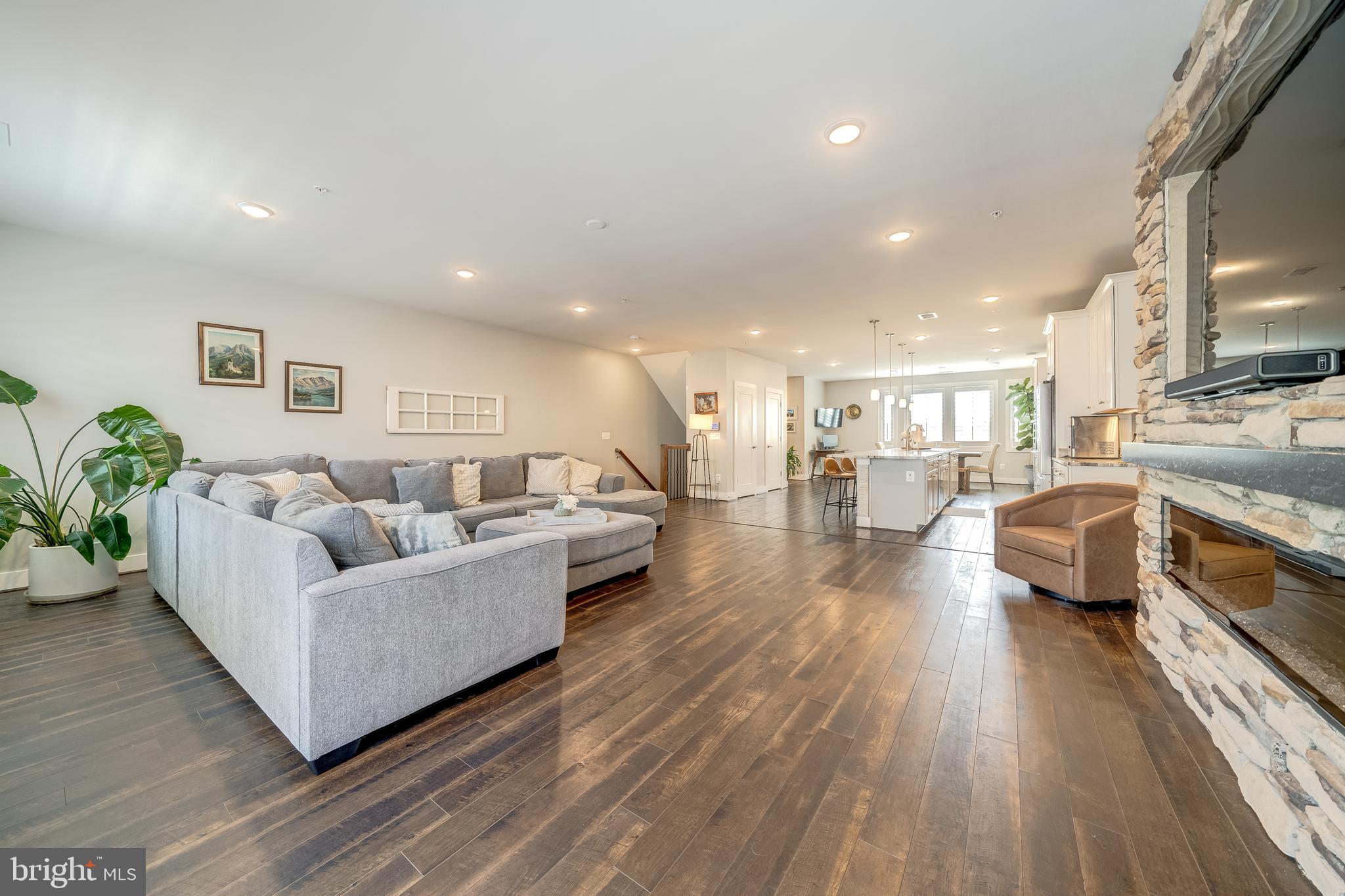 20578 Milbridge Terrace Ashburn, VA 20147 - Photo 4 of 39