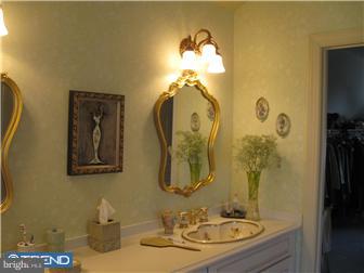 20 Riders Run Newtown Square, PA 19073 - Photo 12 of 12 Bathroom