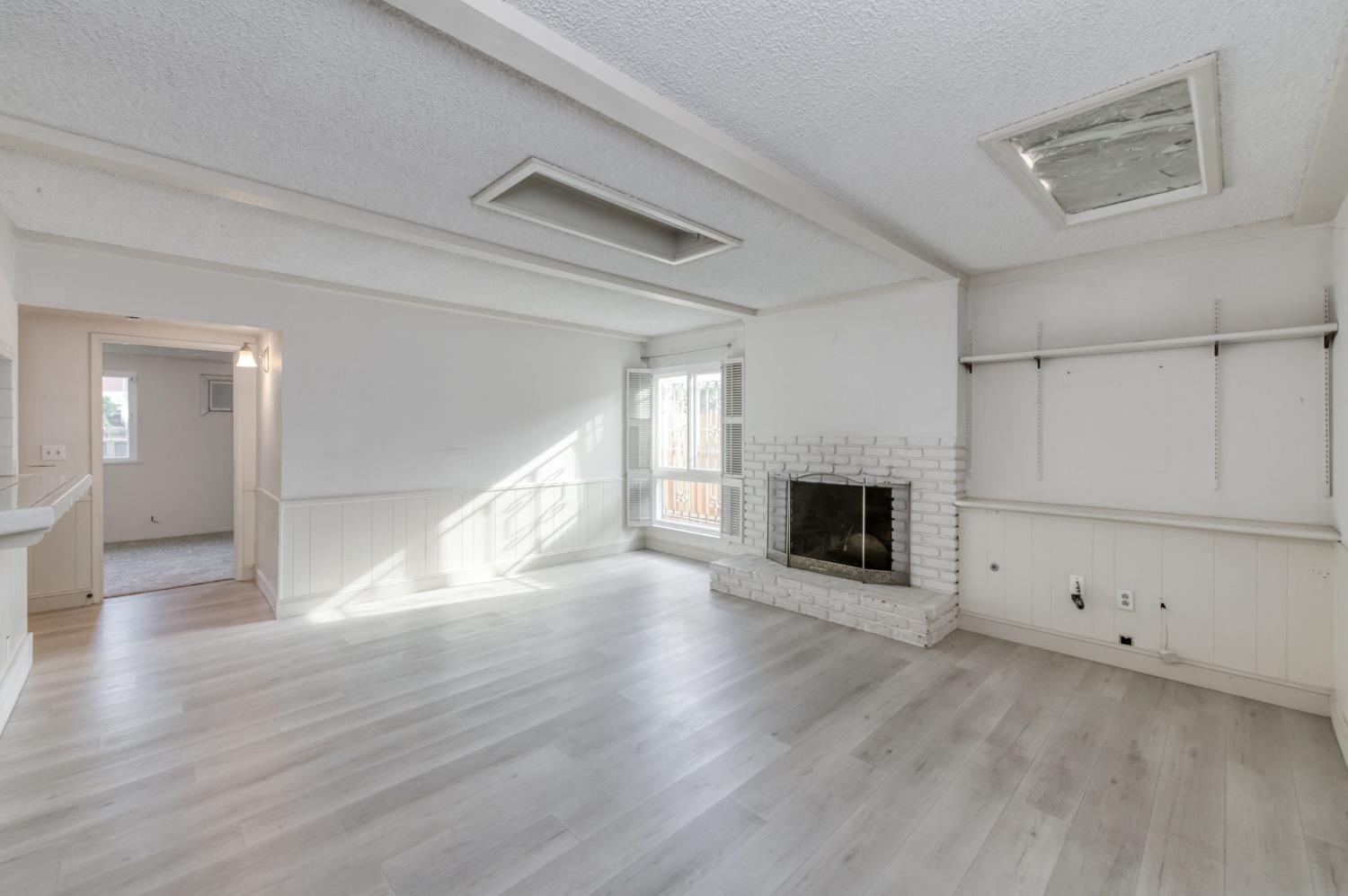 4692 North 3rd Street Fresno, CA 93726 - Photo 13 of 32