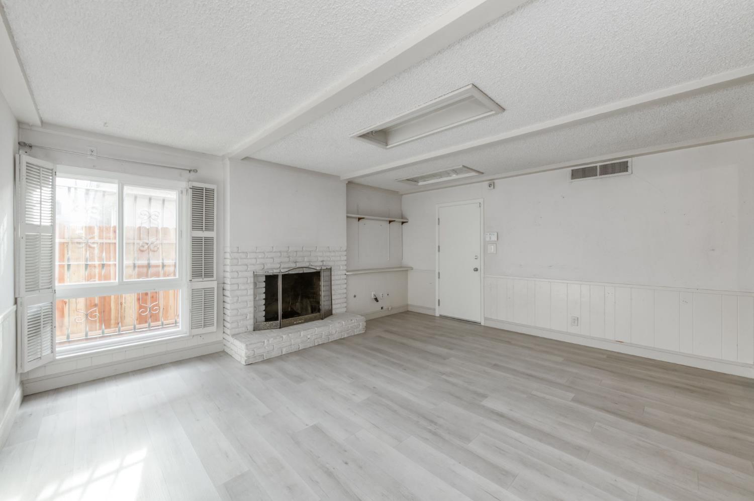 4692 North 3rd Street Fresno, CA 93726 - Photo 14 of 32