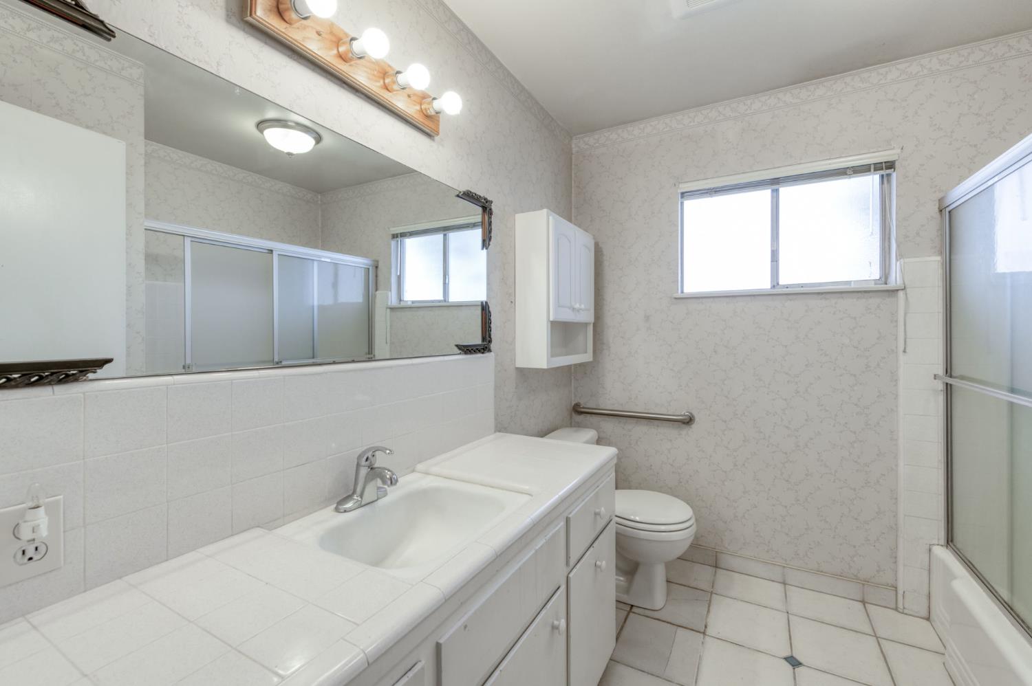 4692 North 3rd Street Fresno, CA 93726 - Photo 21 of 32