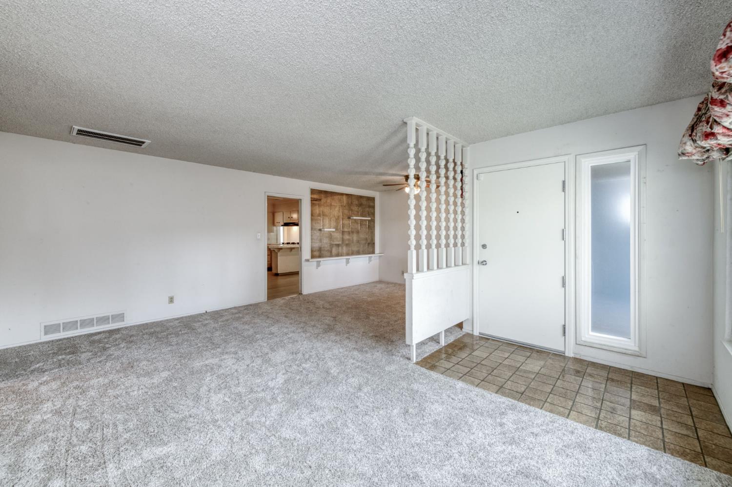 4692 North 3rd Street Fresno, CA 93726 - Photo 3 of 32