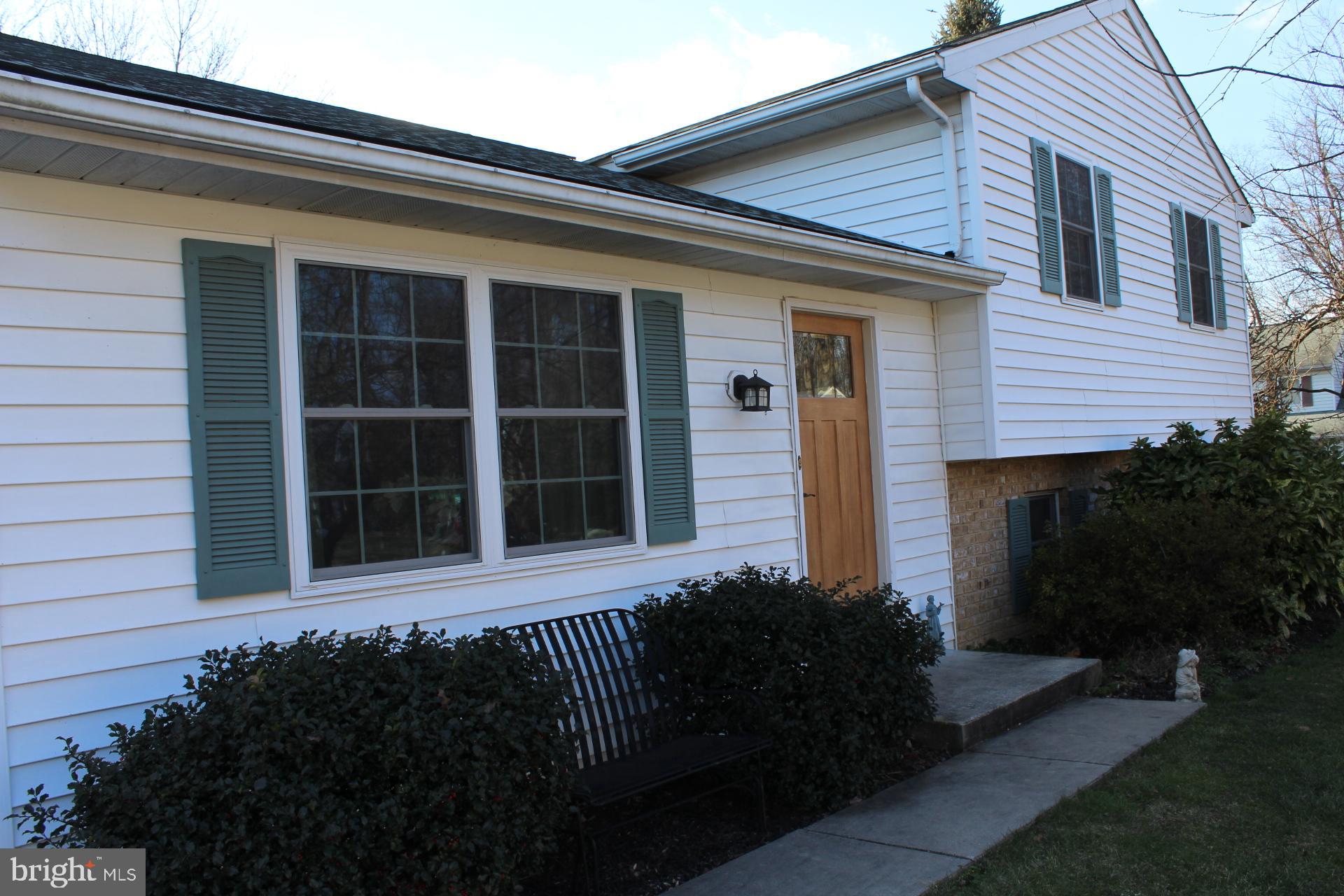 21 Walnut Run Elizabethtown, PA 17022 - Photo 2 of 29 Gallery Image 2