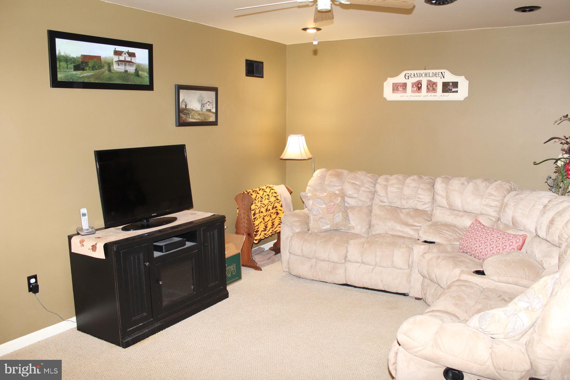 21 Walnut Run Elizabethtown, PA 17022 - Photo 14 of 29 Gallery Image 14