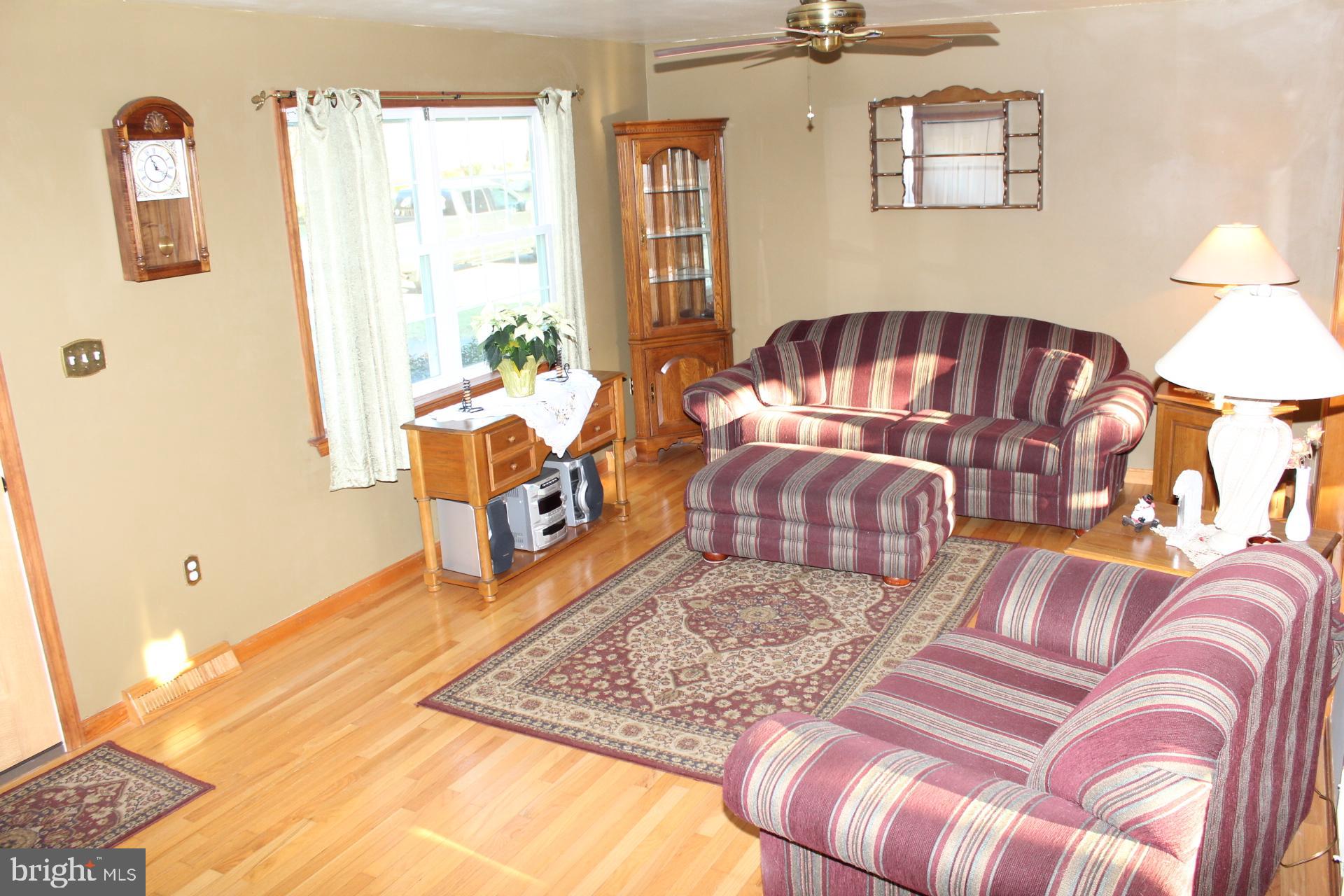 21 Walnut Run Elizabethtown, PA 17022 - Photo 4 of 29 Gallery Image 4