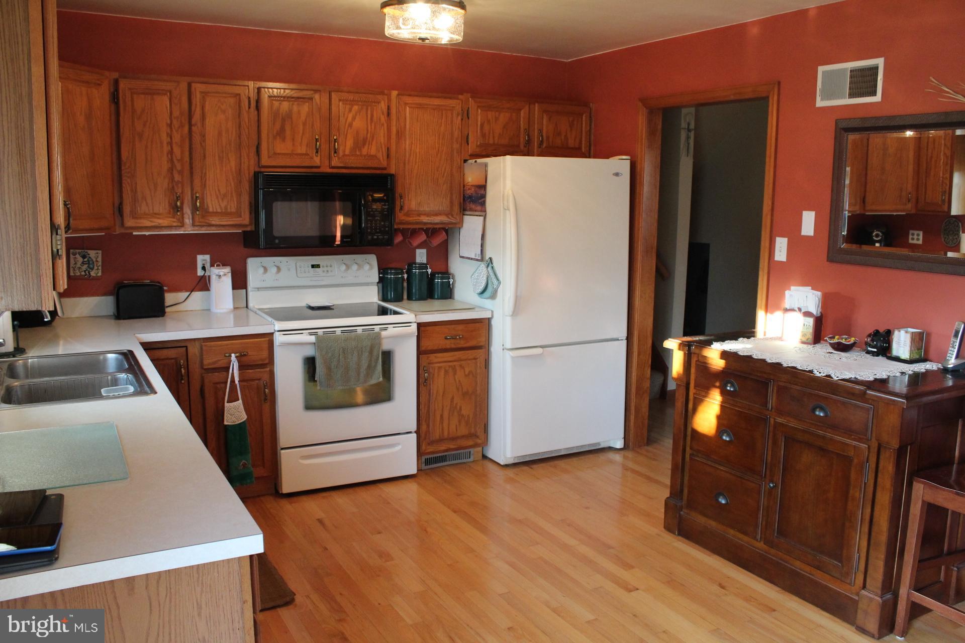 21 Walnut Run Elizabethtown, PA 17022 - Photo 7 of 29 Gallery Image 7