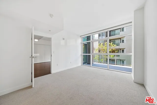 $675,000 | 13700 Marina Pointe Drive, Unit 318, Marina del Rey, CA 90292