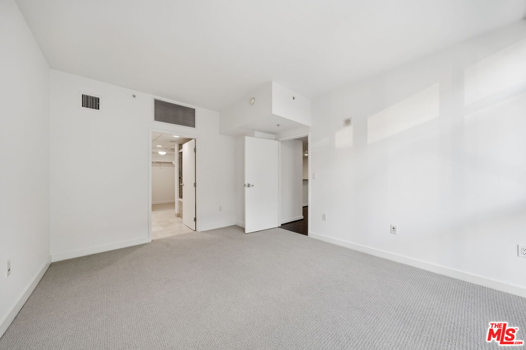 13700 Marina Pointe Drive, Unit 318 Marina del Rey, CA 90292 - Photo 24 of 75 a view of an empty room