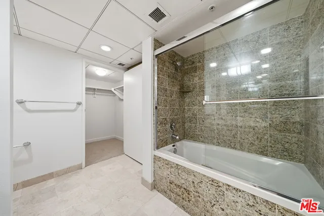 $675,000 | 13700 Marina Pointe Drive, Unit 318, Marina del Rey, CA 90292