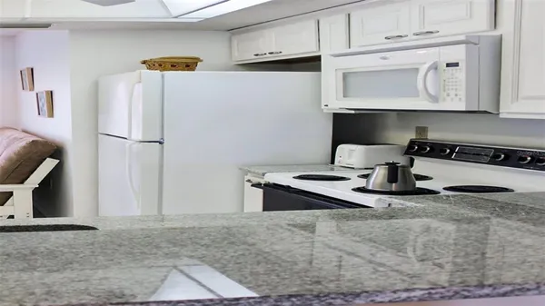 $7,200 | 1351 Siesta Bayside Drive, Unit 1351D, Sarasota, FL 34242