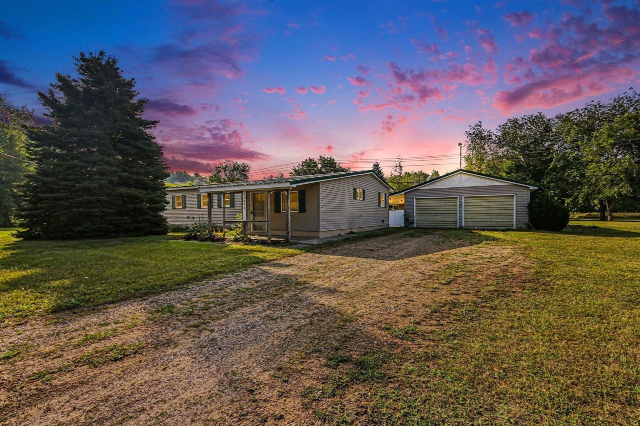 12885 Coral Road Coral, MI 49322 - Photo 4 of 26 Gallery Image 4