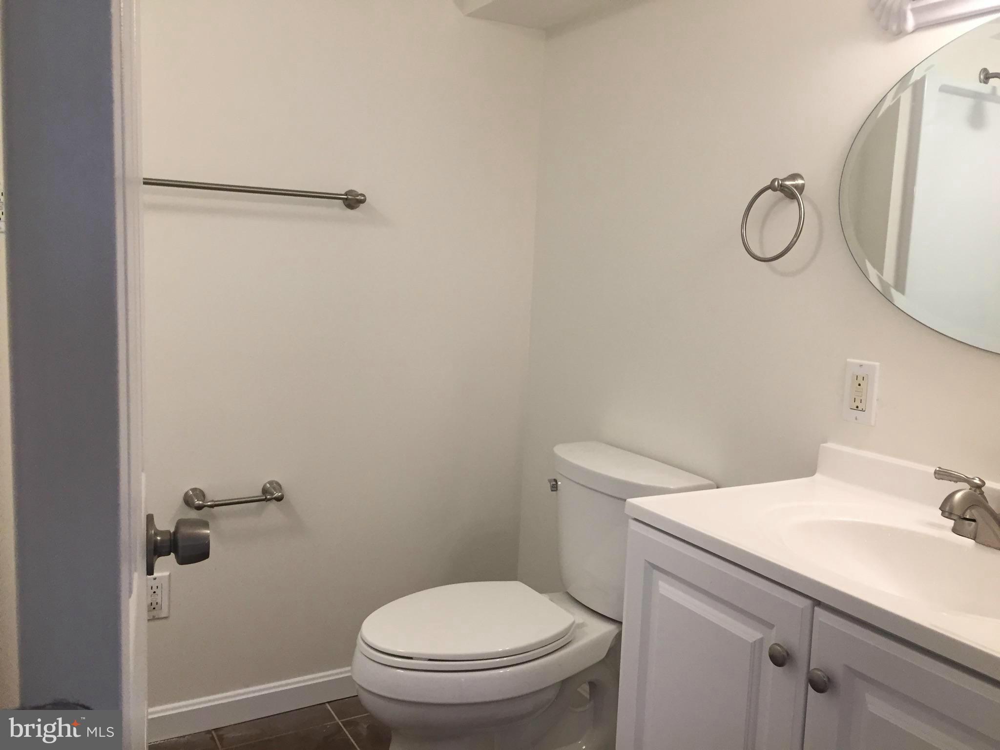 5314 Ravensworth Road Springfield, VA 22151 - Photo 25 of 29 Bath