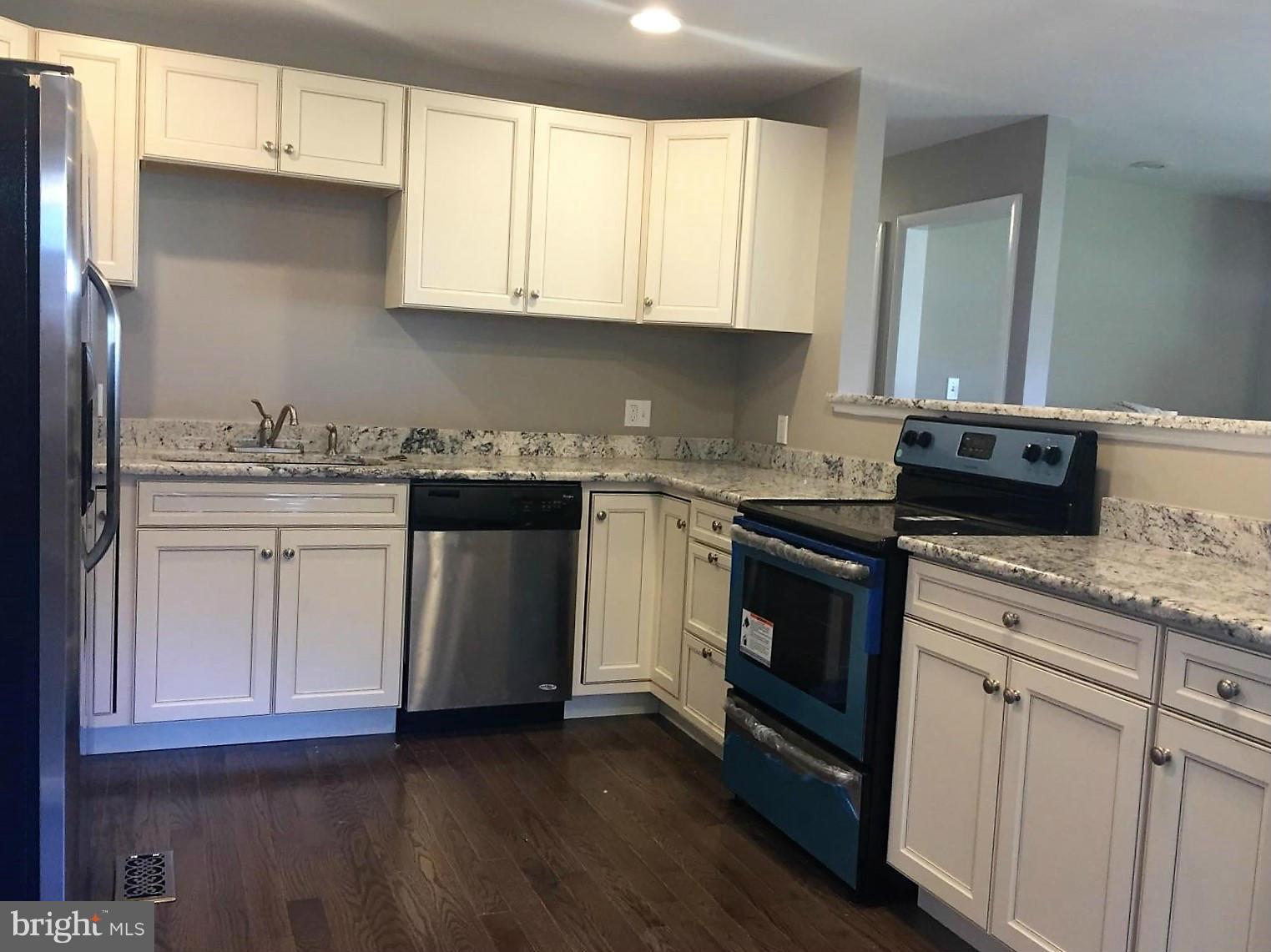 5314 Ravensworth Road Springfield, VA 22151 - Photo 8 of 29 Kitchen
