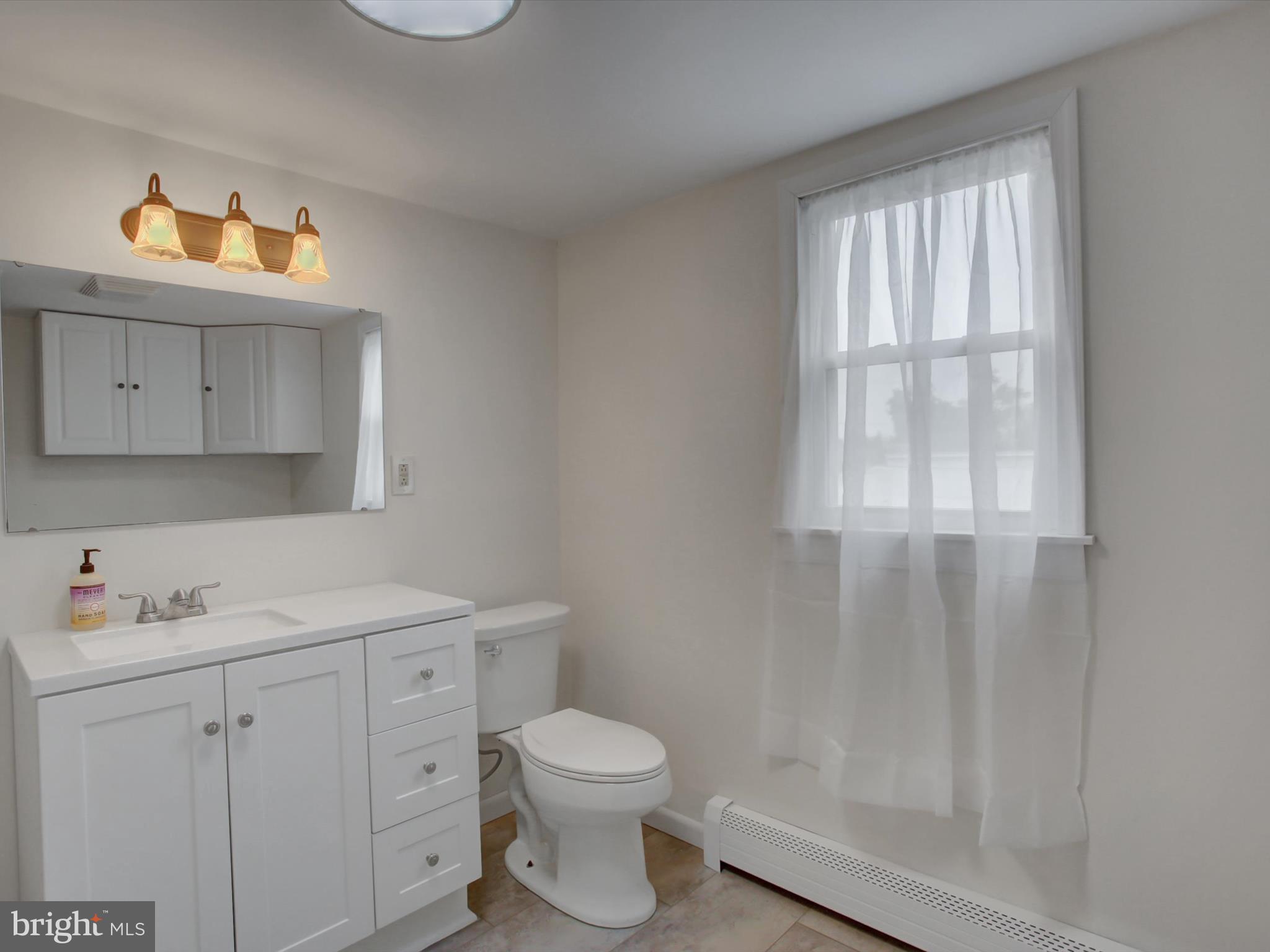 26 Ridge Avenue Hanover, PA 17331 - Photo 27 of 47 full bath upper level