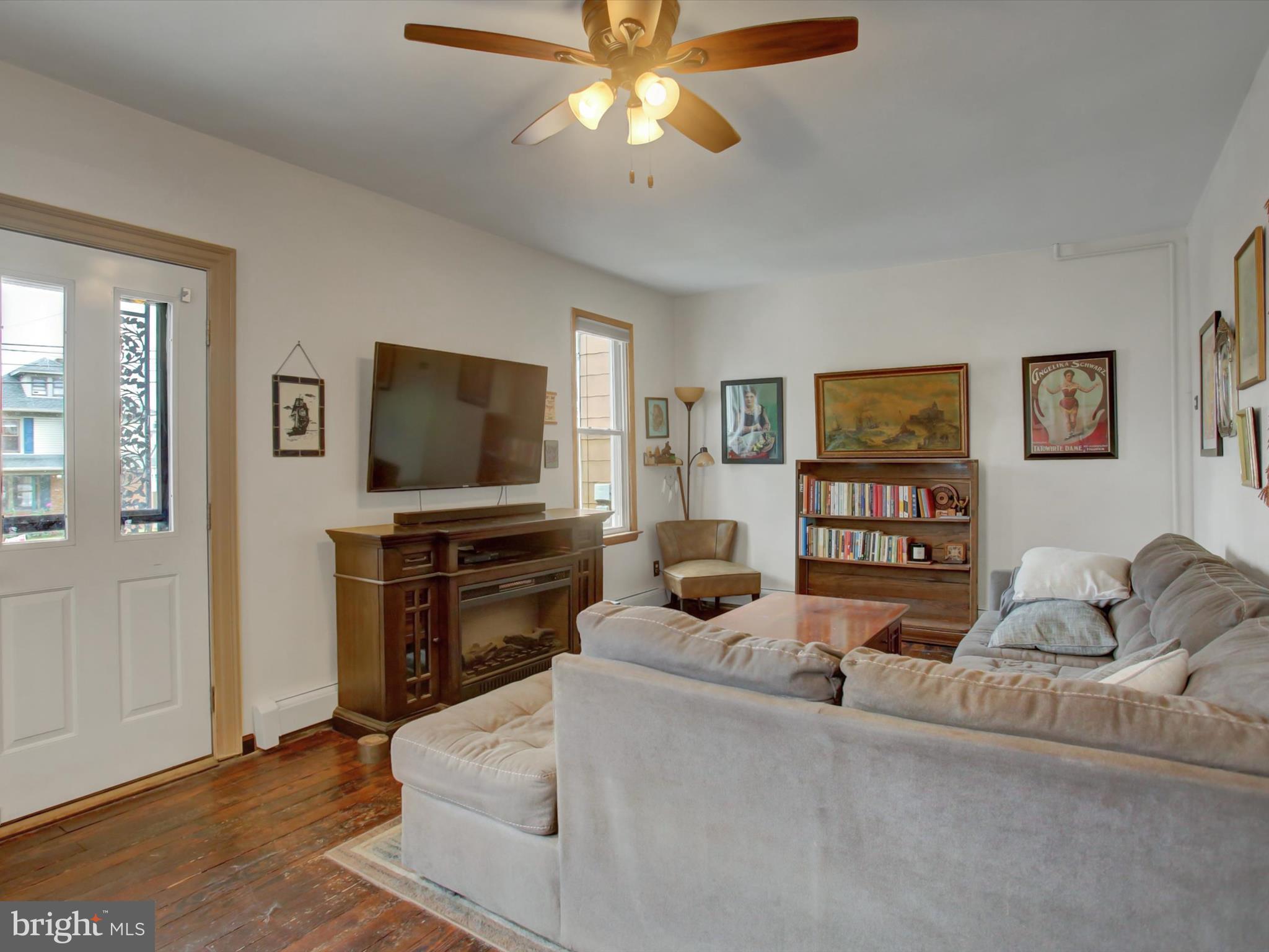 26 Ridge Avenue Hanover, PA 17331 - Photo 6 of 47 living room
