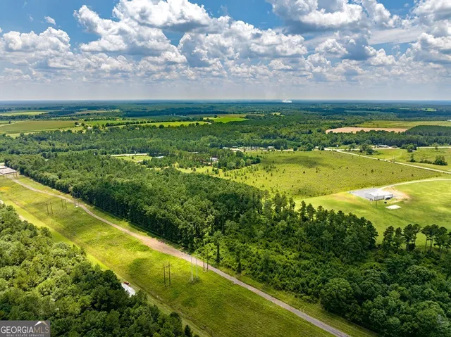 a view of yard with ocean view