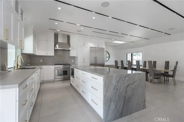 $13,000 | 6945 Amestoy Avenue, Lake Balboa, CA 91406