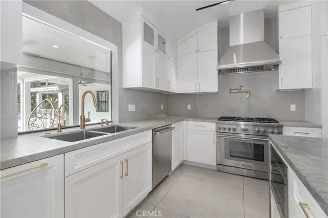 $13,000 | 6945 Amestoy Avenue, Lake Balboa, CA 91406