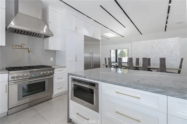 $13,000 | 6945 Amestoy Avenue, Lake Balboa, CA 91406