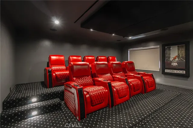 $13,000 | 6945 Amestoy Avenue, Lake Balboa, CA 91406