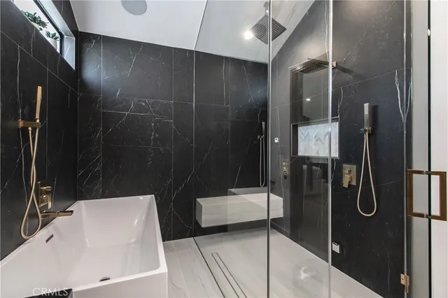 $13,000 | 6945 Amestoy Avenue, Lake Balboa, CA 91406