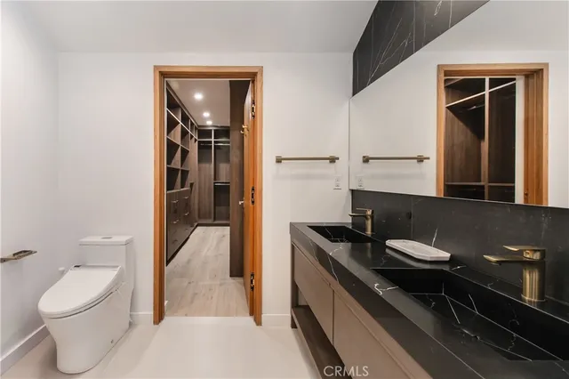 $13,000 | 6945 Amestoy Avenue, Lake Balboa, CA 91406