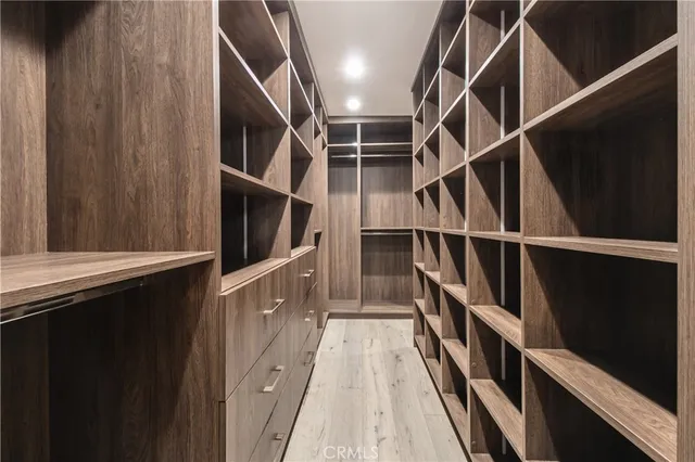 $13,000 | 6945 Amestoy Avenue, Lake Balboa, CA 91406