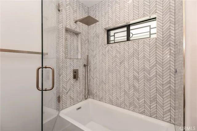 $13,000 | 6945 Amestoy Avenue, Lake Balboa, CA 91406