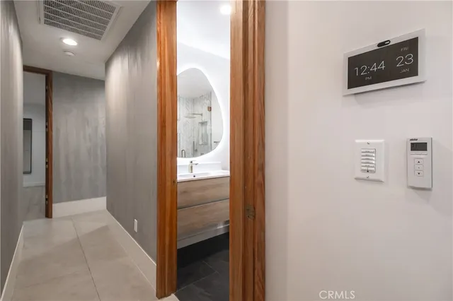 $13,000 | 6945 Amestoy Avenue, Lake Balboa, CA 91406