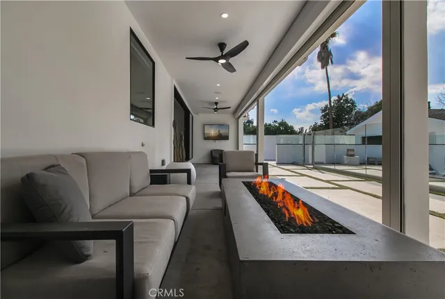 $13,000 | 6945 Amestoy Avenue, Lake Balboa, CA 91406