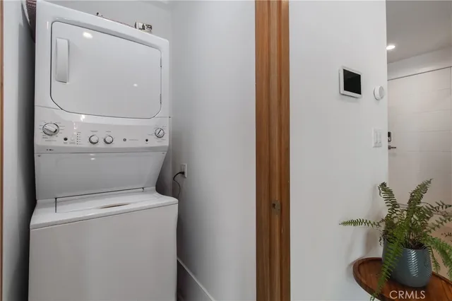 $13,000 | 6945 Amestoy Avenue, Lake Balboa, CA 91406