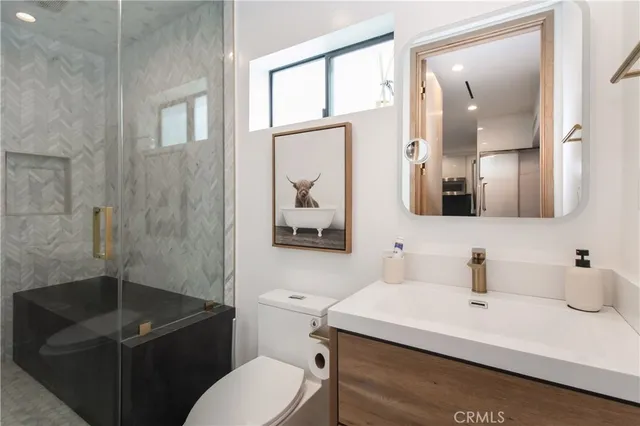 $13,000 | 6945 Amestoy Avenue, Lake Balboa, CA 91406