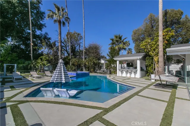 $13,000 | 6945 Amestoy Avenue, Lake Balboa, CA 91406