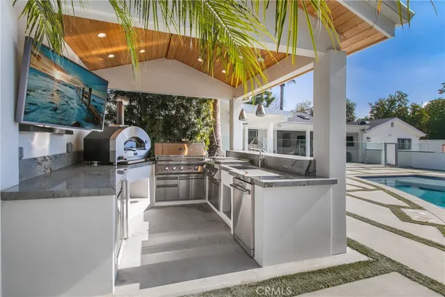 $13,000 | 6945 Amestoy Avenue, Lake Balboa, CA 91406