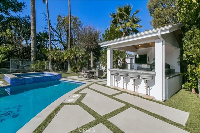 $13,000 | 6945 Amestoy Avenue, Lake Balboa, CA 91406