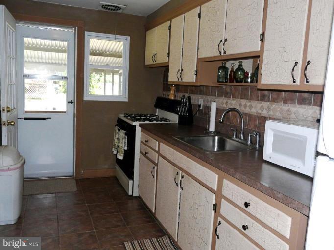 7834 Rockbourne Road Dundalk, MD 21222 - Photo 9 of 26 Kitchen #2