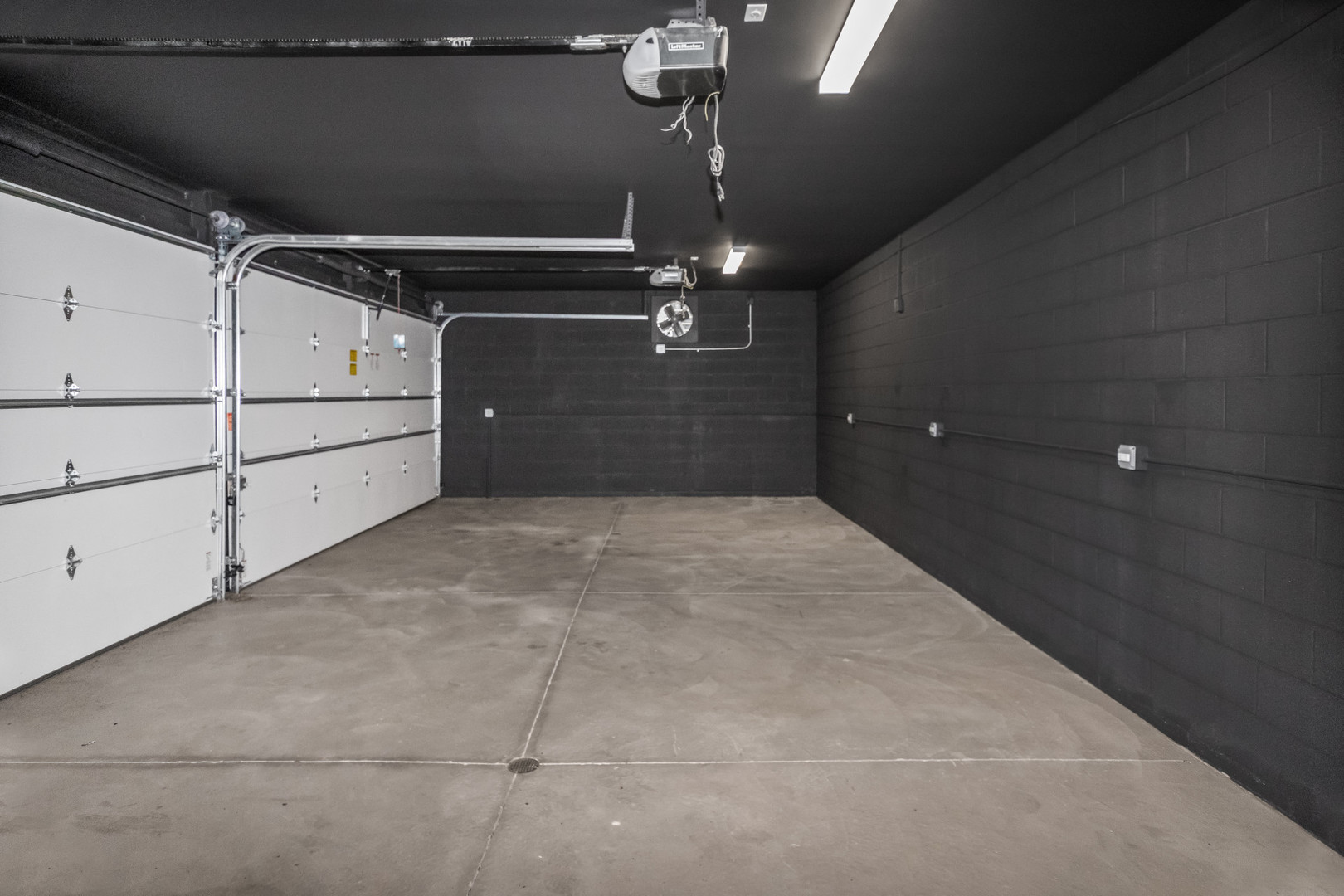 6556 South Minerva Avenue, Unit 2S Chicago, IL 60637 - Photo 17 of 19 a view of a indoor garage