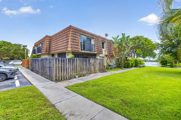 $2,700 | 4825 Northwest 95th Avenue, Unit A, Sunrise, FL 33351