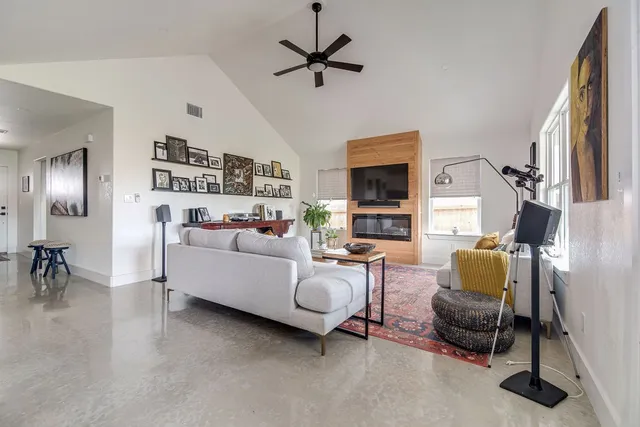 $2,500 | 120 Feather Way, Fredericksburg, TX 78624