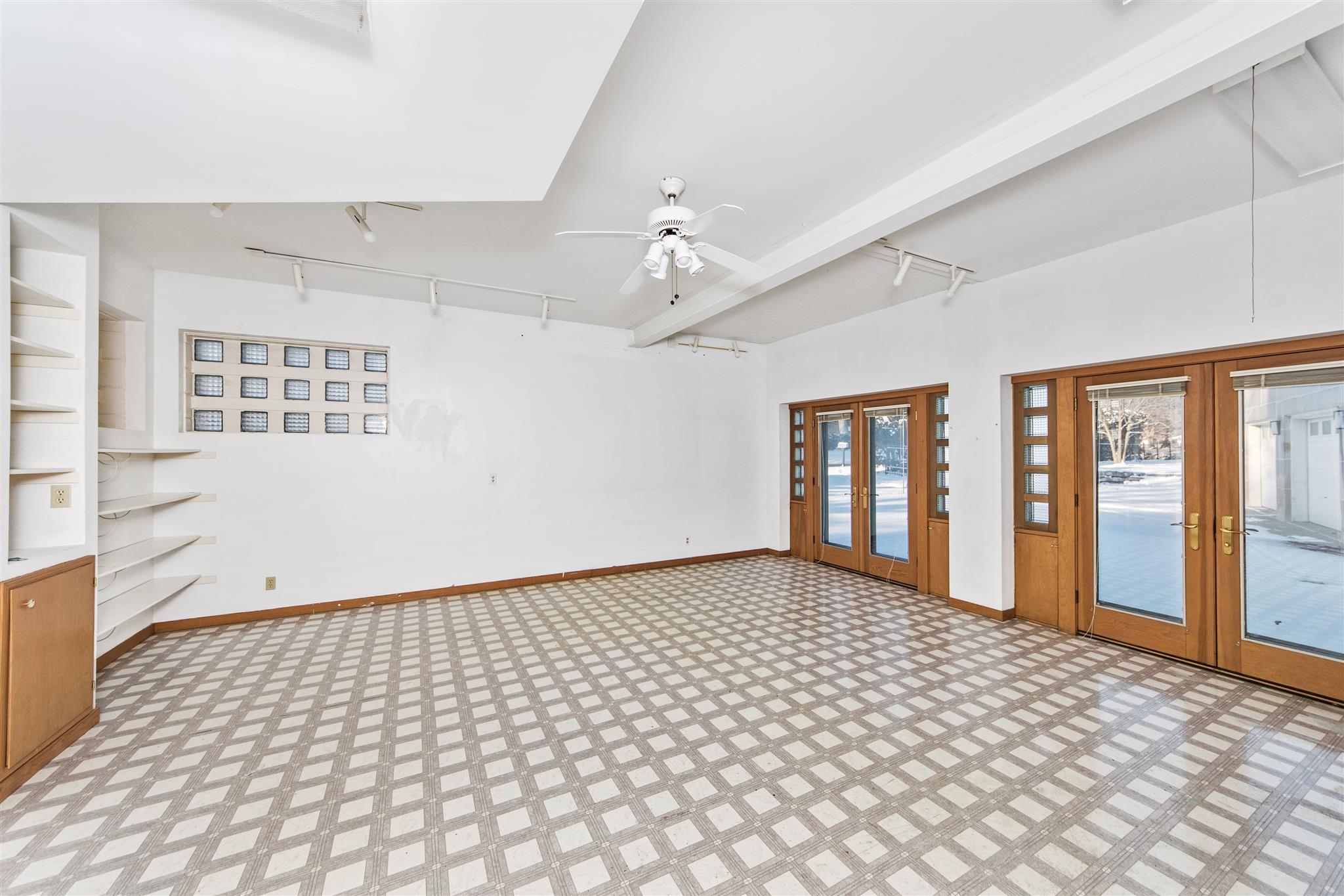 5618 North Prospect Road Peoria, IL 61614 - Photo 11 of 40 Gallery Image 11