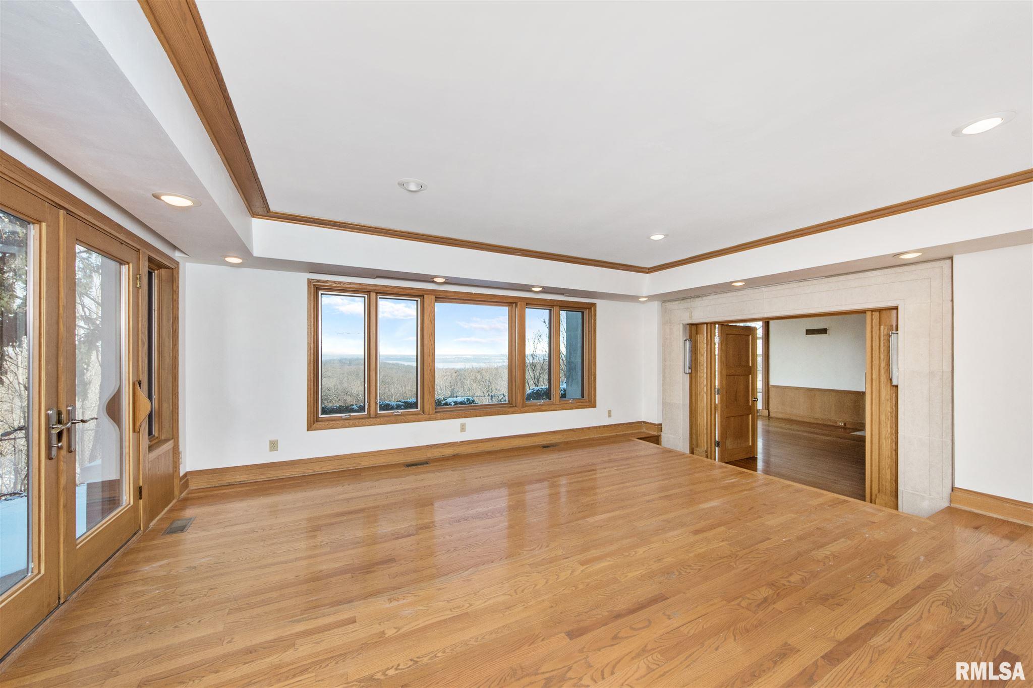 5618 North Prospect Road Peoria, IL 61614 - Photo 12 of 40 Gallery Image 12