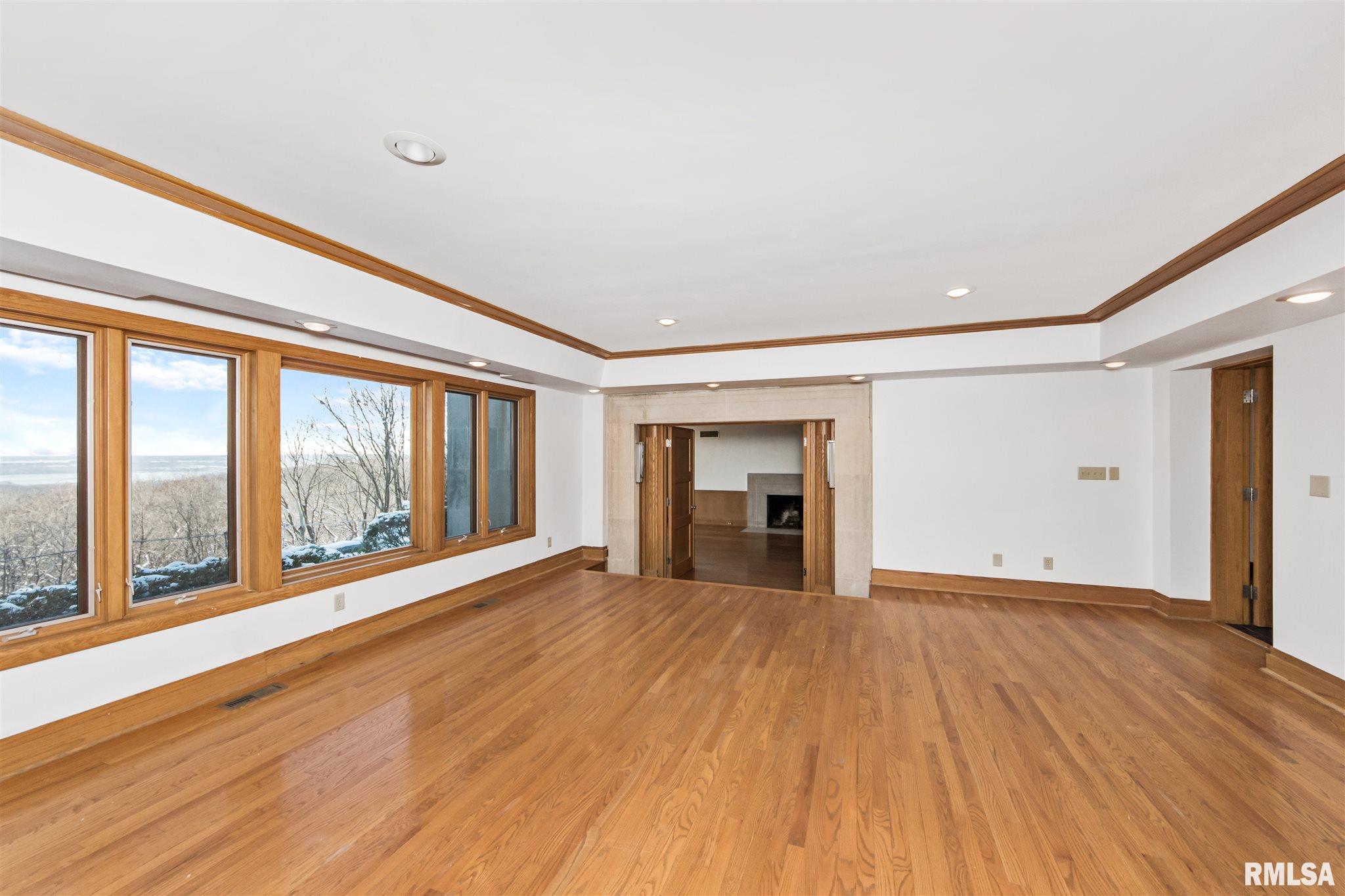 5618 North Prospect Road Peoria, IL 61614 - Photo 13 of 40 Gallery Image 13