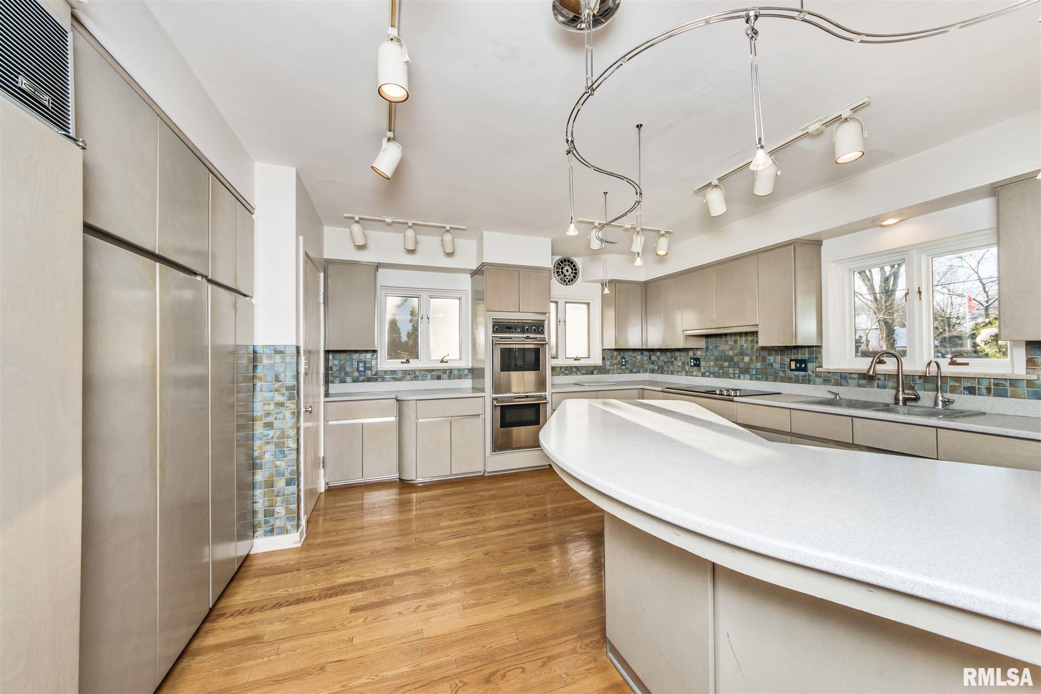 5618 North Prospect Road Peoria, IL 61614 - Photo 9 of 40 Gallery Image 9